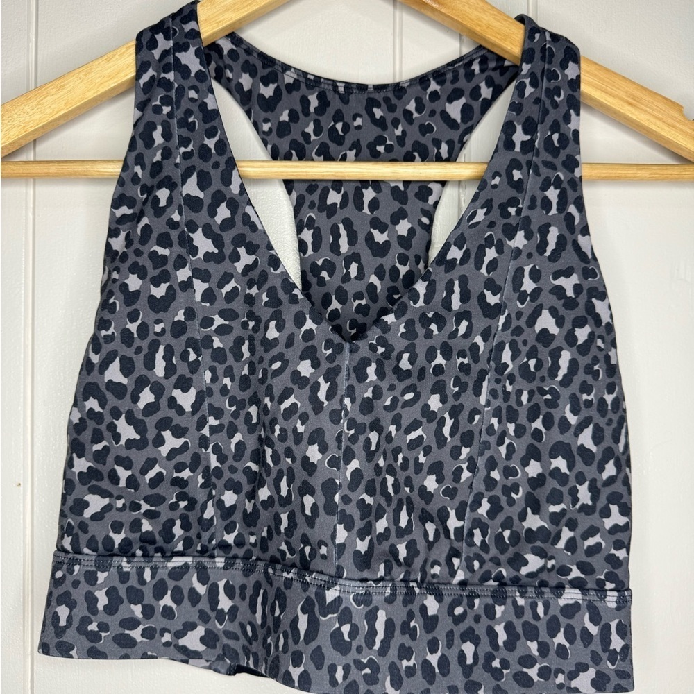 On-The-Go Midi Medium Impact Sports Bra - Picture 2 of 13